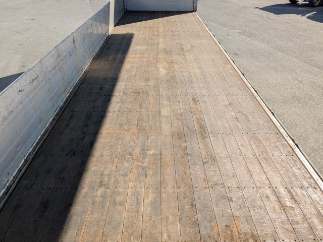 日野 プロフィア 大型 ウィング QPG-FN1AWDA(100905) 21枚目