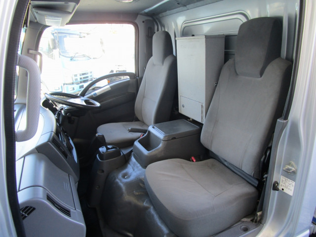 いすゞ エルフ 小型 バン TKG-NMR85N(100908) 32枚目