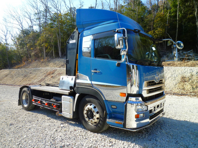 UDトラックス（日産） クオン 大型 トラクタ QKG-GK5XAE(100916) 3枚目