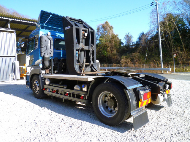 UDトラックス（日産） クオン 大型 トラクタ QKG-GK5XAE(100916) 6枚目