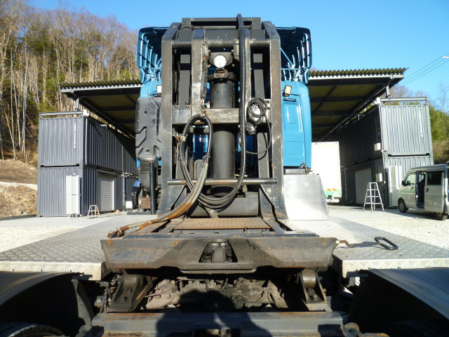 UDトラックス（日産） クオン 大型 トラクタ QKG-GK5XAE(100916) 10枚目