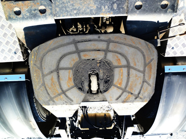 UDトラックス（日産） クオン 大型 トラクタ QKG-GK5XAE(100916) 15枚目