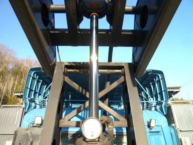 UDトラックス（日産） クオン 大型 トラクタ QKG-GK5XAE(100916) 24枚目