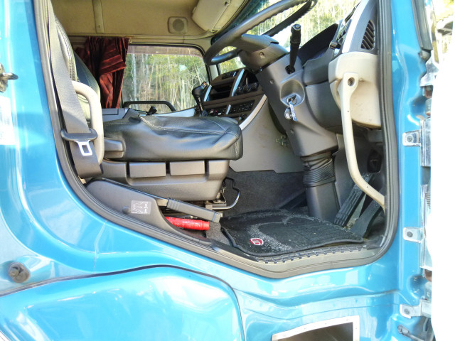 UDトラックス（日産） クオン 大型 トラクタ QKG-GK5XAE(100916) 26枚目