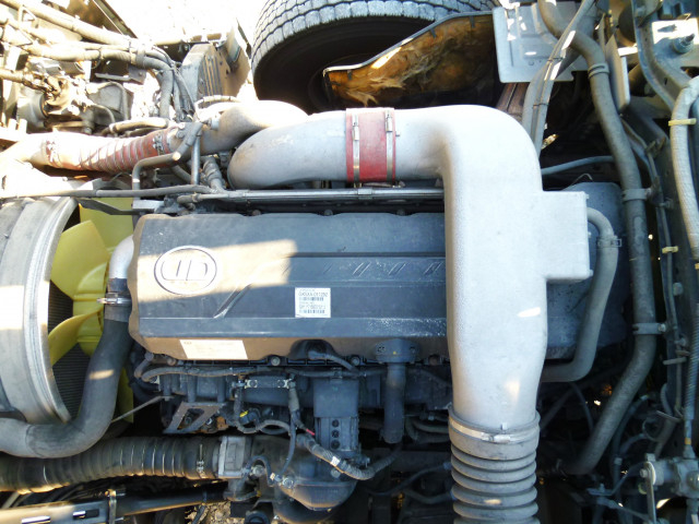 UDトラックス（日産） クオン 大型 トラクタ QKG-GK5XAE(100916) 29枚目