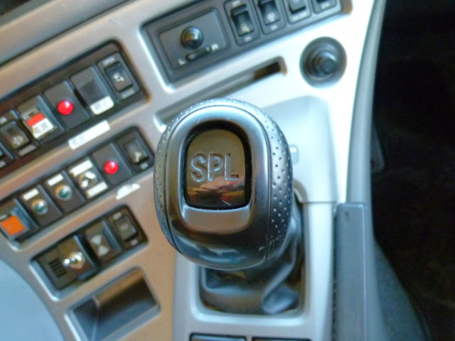 UDトラックス（日産） クオン 大型 トラクタ QKG-GK5XAE(100916) 35枚目