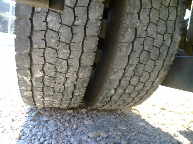 UDトラックス（日産） クオン 大型 トラクタ QKG-GK5XAE(100916) 47枚目