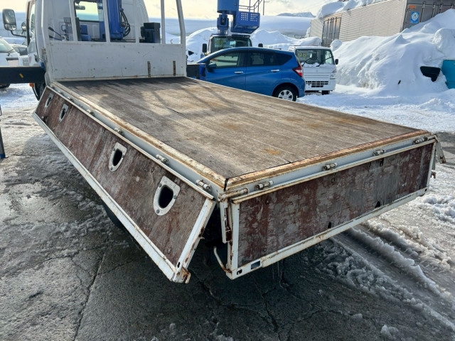 日野 デュトロ 中型 平ボディ（クレーン付） TKG-XZU650M(100933) 10枚目