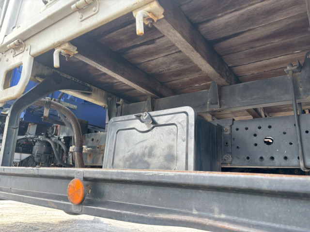 日野 デュトロ 中型 平ボディ（クレーン付） TKG-XZU650M(100933) 12枚目