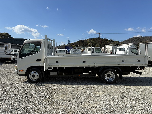 日野 デュトロ 小型 平ボディ SKG-XZU650M(100934) 4枚目