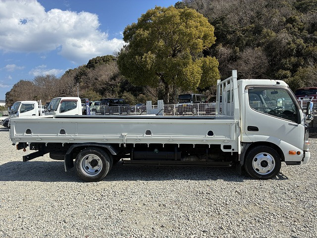 日野 デュトロ 小型 平ボディ SKG-XZU650M(100934) 5枚目