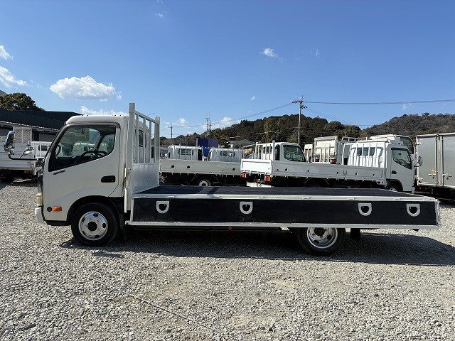 日野 デュトロ 小型 平ボディ SKG-XZU650M(100934) 11枚目