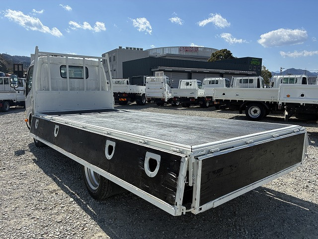 日野 デュトロ 小型 平ボディ SKG-XZU650M(100934) 13枚目