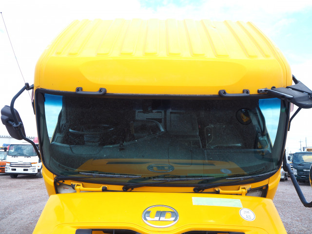 UDトラックス（日産） クオン 大型 平ボディ（クレーン付） LDG-CW5ZL(100935) 16枚目