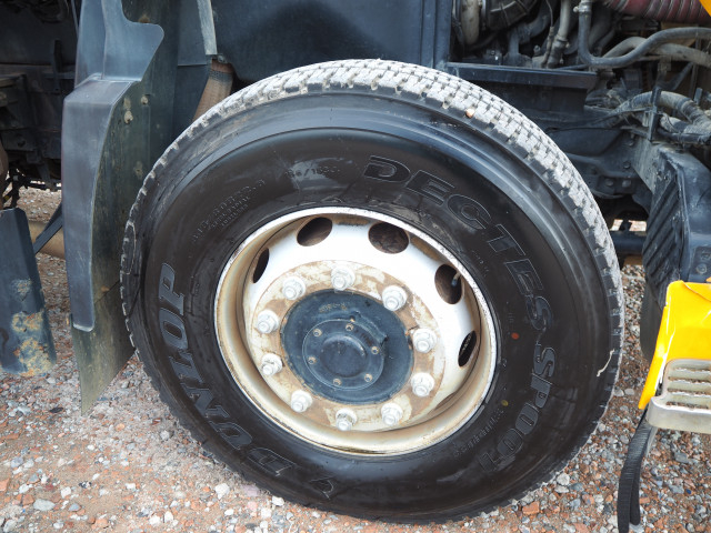 UDトラックス（日産） クオン 大型 平ボディ（クレーン付） LDG-CW5ZL(100935) 17枚目