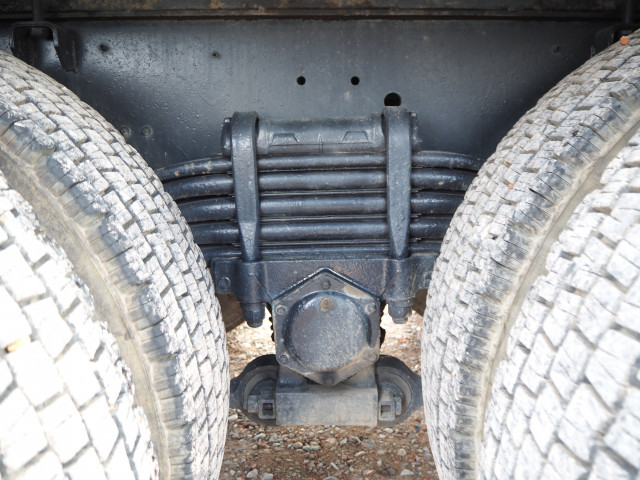 UDトラックス（日産） クオン 大型 平ボディ（クレーン付） LDG-CW5ZL(100935) 22枚目