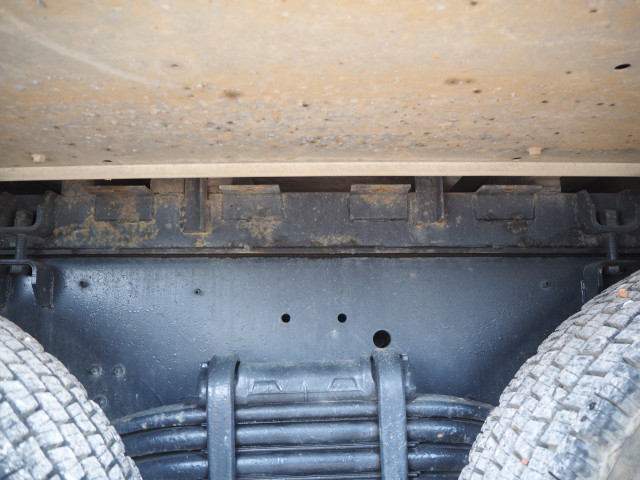 UDトラックス（日産） クオン 大型 平ボディ（クレーン付） LDG-CW5ZL(100935) 23枚目