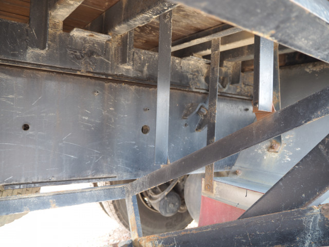 UDトラックス（日産） クオン 大型 平ボディ（クレーン付） LDG-CW5ZL(100935) 26枚目