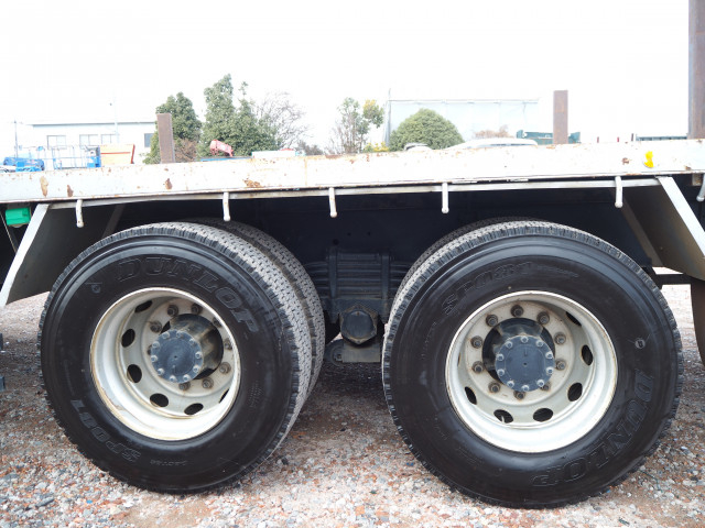 UDトラックス（日産） クオン 大型 平ボディ（クレーン付） LDG-CW5ZL(100935) 30枚目