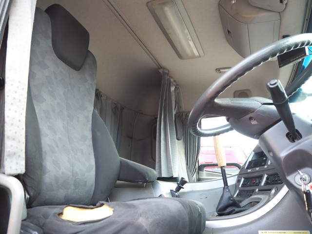 UDトラックス（日産） クオン 大型 平ボディ（クレーン付） LDG-CW5ZL(100935) 43枚目