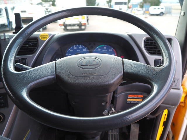 UDトラックス（日産） クオン 大型 平ボディ（クレーン付） LDG-CW5ZL(100935) 49枚目