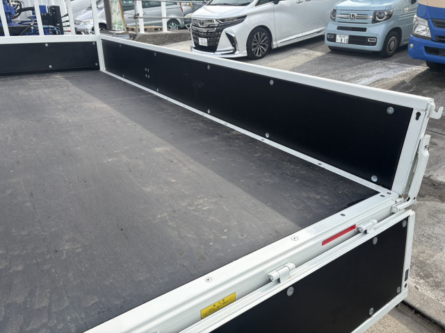 三菱ふそう キャンター 小型 平ボディ（クレーン付） 2RG-FEAV0(100939) 11枚目