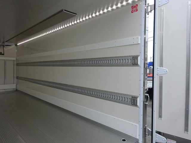 三菱ふそう ファイター 中型 冷蔵冷凍バン 2KG-FK65F(100940) 12枚目