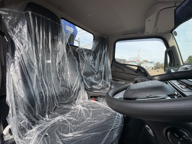 三菱ふそう キャンター 小型 平ボディ（クレーン付） 2RG-FEAV0(100939) 30枚目