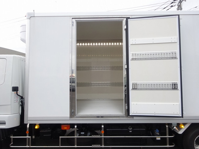 三菱ふそう ファイター 中型 冷蔵冷凍バン 2KG-FK65F(100940) 21枚目
