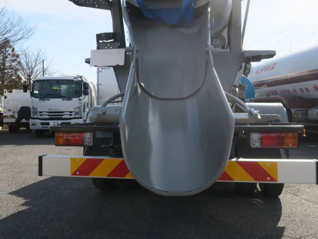 いすゞ フォワード 中型 ミキサー車 2PG-FRR90S4(100944) 13枚目