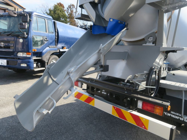 いすゞ フォワード 中型 ミキサー車 2PG-FRR90S4(100944) 14枚目