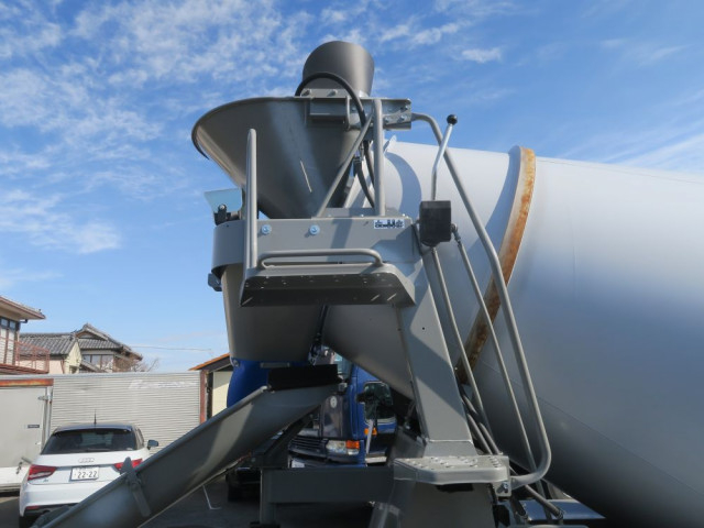 いすゞ フォワード 中型 ミキサー車 2PG-FRR90S4(100944) 15枚目