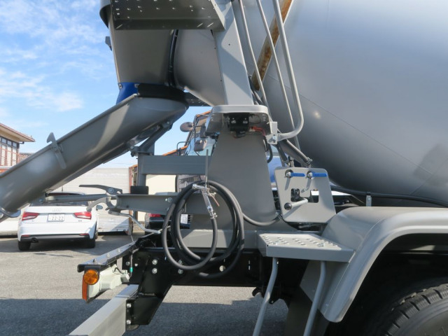 いすゞ フォワード 中型 ミキサー車 2PG-FRR90S4(100944) 16枚目