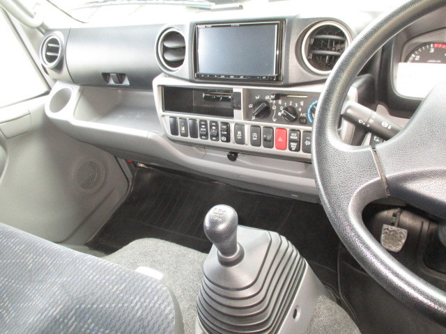 日野 デュトロ 小型 バン TKG-XZU645M(100953) 21枚目