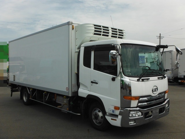 UDトラックス（日産） コンドル 中型 冷蔵冷凍バン SKG-MK38C(2599) 1枚目