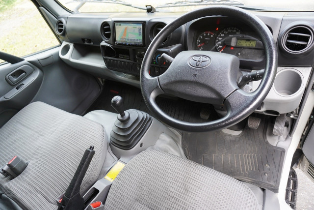 トヨタ ダイナ 小型 バン LDF-KDY241V(100973) 3枚目