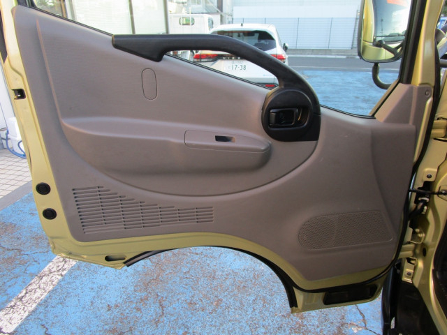 日産自動車 アトラス 小型 平ボディ CBF-SQ2F24(100974) 32枚目