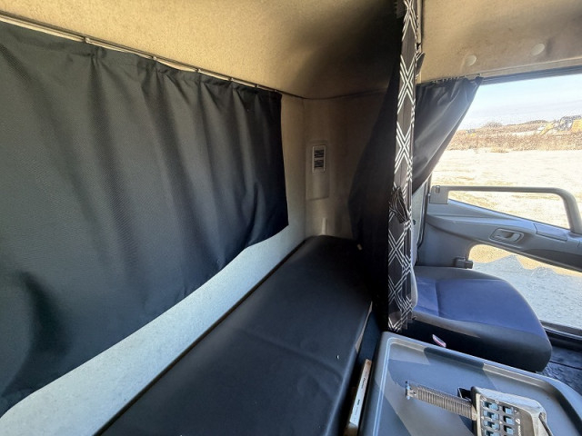 三菱ふそう ファイター 増トン 平ボディ（クレーン付） LKG-FK65FZ(100987) 32枚目