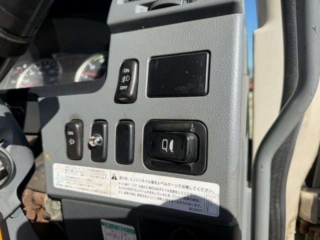 三菱ふそう ファイター 増トン 平ボディ（クレーン付） LKG-FK65FZ(100987) 43枚目