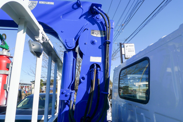 いすゞ エルフ 小型 平ボディ（クレーン付） BKG-NKR85R(100992) 16枚目