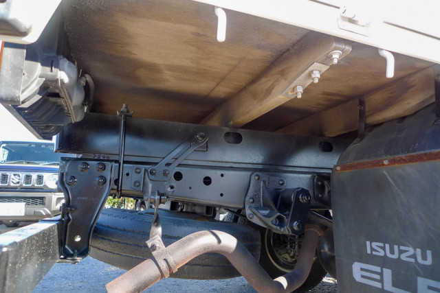 いすゞ エルフ 小型 平ボディ（クレーン付） BKG-NKR85R(100992) 25枚目