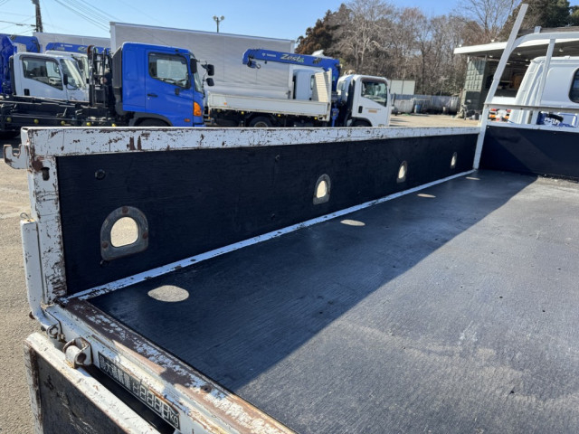 いすゞ エルフ 小型 平ボディ（クレーン付） BKG-NKR85AR(100993) 8枚目