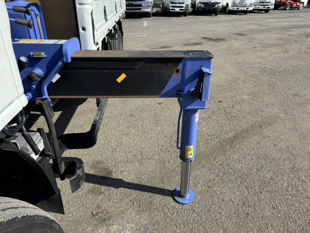 いすゞ エルフ 小型 平ボディ（クレーン付） BKG-NKR85AR(100993) 17枚目