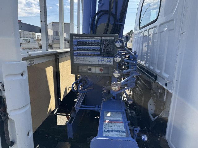 いすゞ エルフ 小型 平ボディ（クレーン付） BKG-NKR85AR(100993) 18枚目