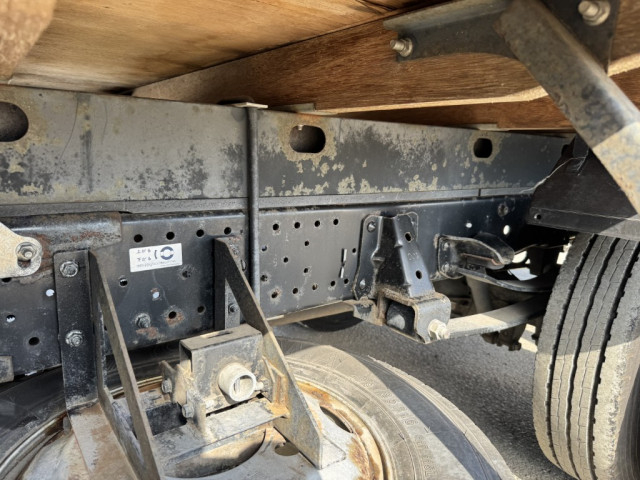 いすゞ エルフ 小型 平ボディ（クレーン付） BKG-NKR85AR(100993) 25枚目