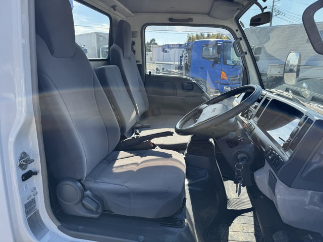 いすゞ エルフ 小型 平ボディ（クレーン付） BKG-NKR85AR(100993) 28枚目