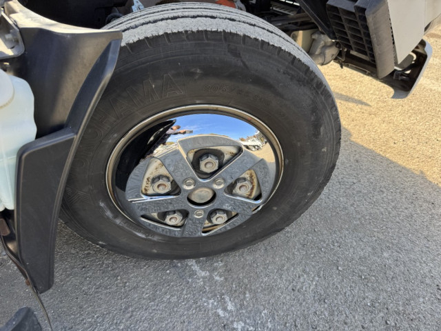 いすゞ エルフ 小型 平ボディ（クレーン付） BKG-NKR85AR(100993) 41枚目