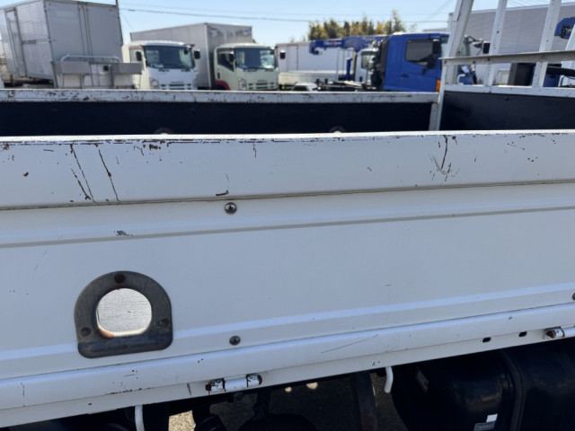 いすゞ エルフ 小型 平ボディ（クレーン付） BKG-NKR85AR(100993) 45枚目