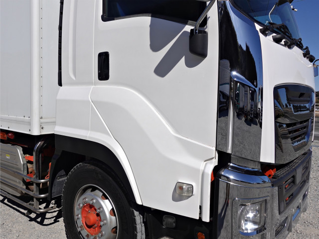 いすゞ ギガ 大型 冷蔵冷凍バン QPG-CYL77B(101015) 7枚目