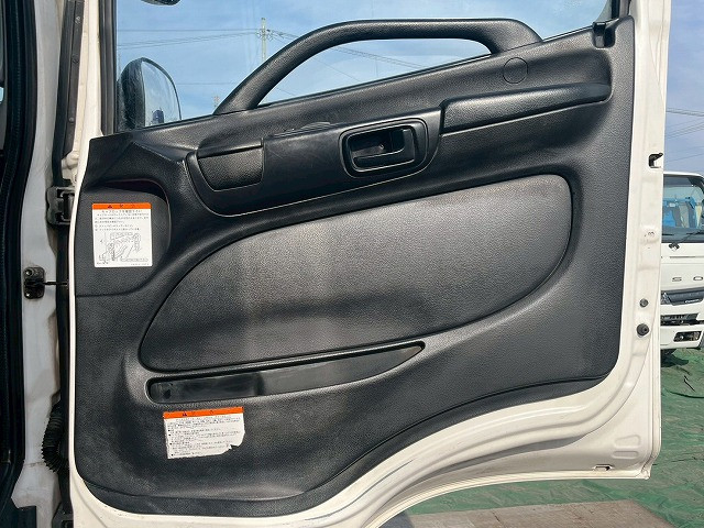 日野 レンジャー 中型 冷蔵冷凍バン TKG-FD7JPAA(101065) 18枚目
